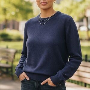 Men’s blue Patagonia sweater. Excellent condition.